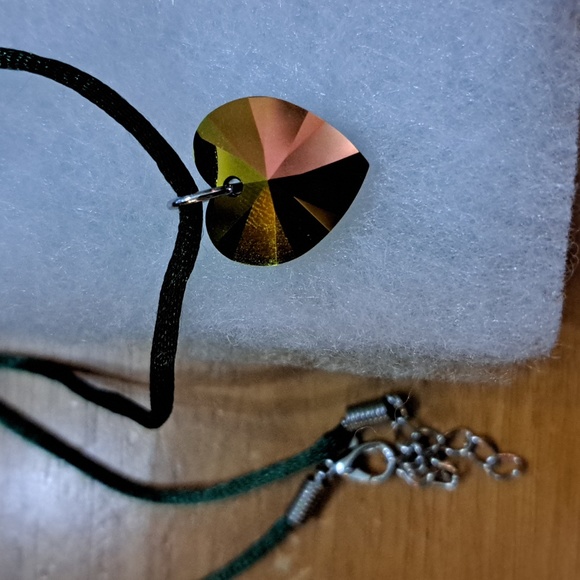 Sunlight Garden Crystal Heart Necklace - Picture 6 of 6